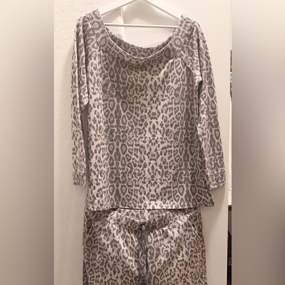 Boston Proper Leopard Print Lounge Set